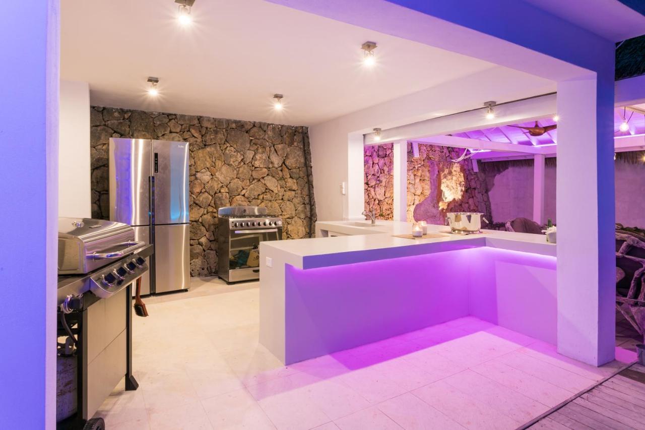 Villa Blue Lagoon Suite Apartment Lowlands Bagian luar foto